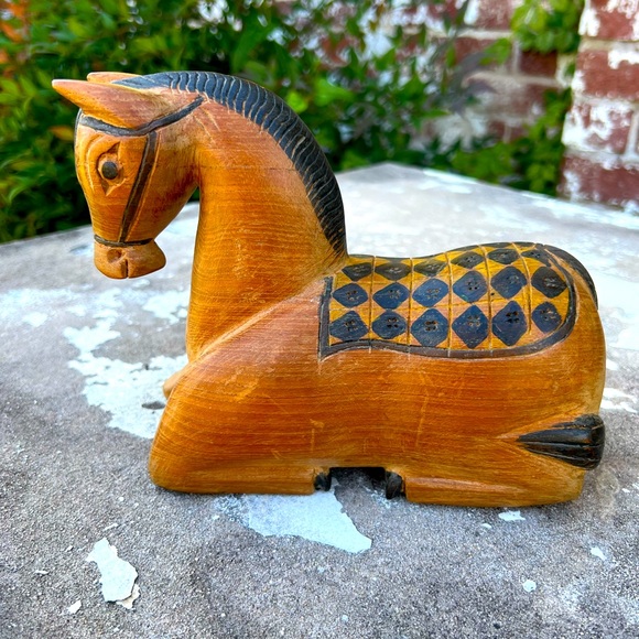 Vintage Wood Carved Brown Horse Shelf Sitter 6 1/2" Decoration Solid - Picture 3 of 9